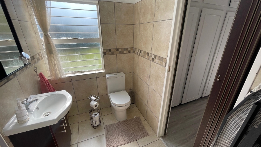 4 Bedroom Property for Sale in Van Der Hoff Park North West